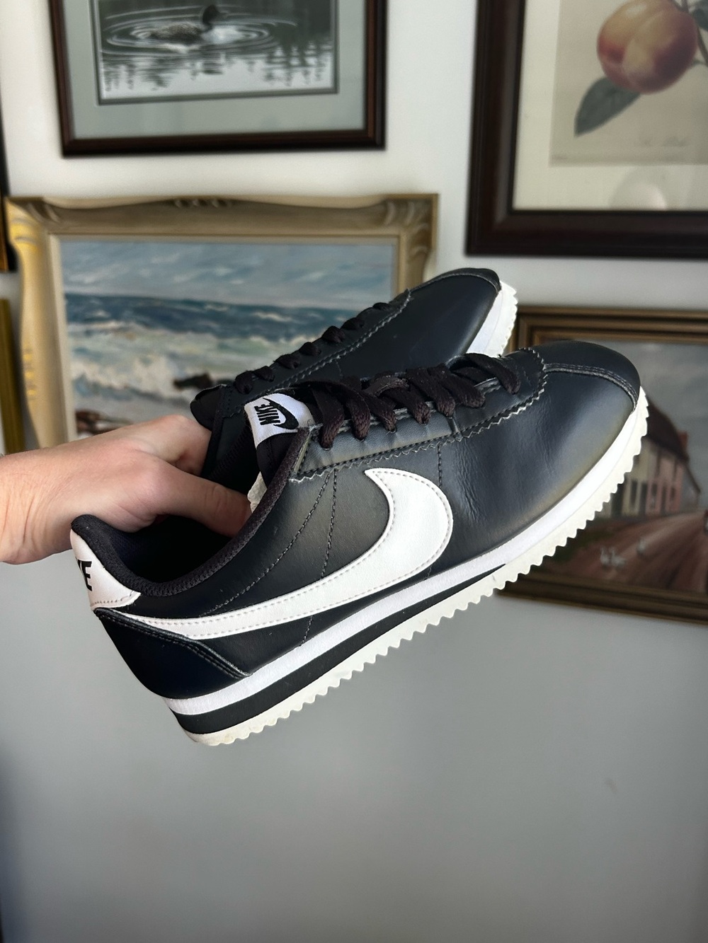 Nike Cortez Women’s Size 6 Black Leather Sneakers